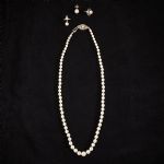 506505 Pearl necklace